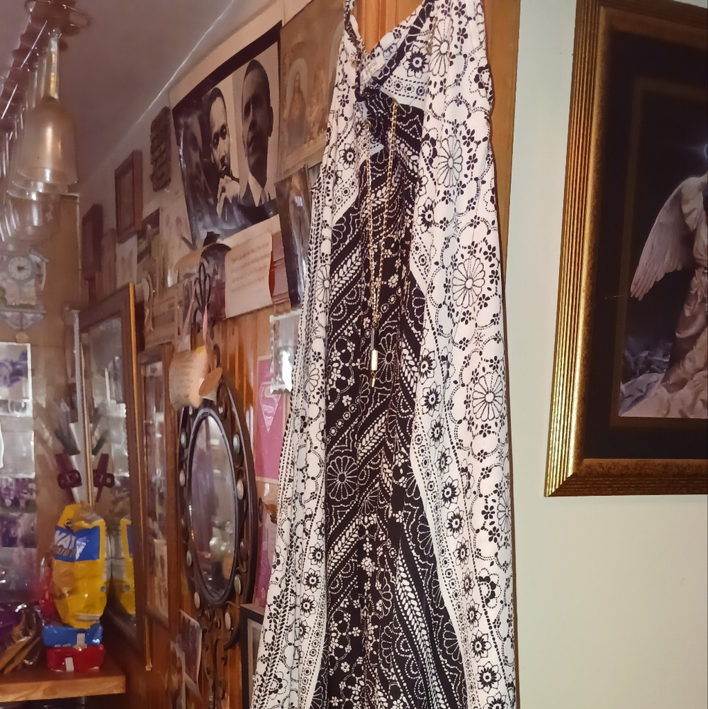 Sundress - Picture 2 of 6